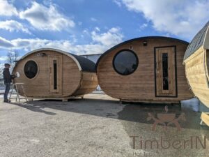 TimberIN Nordic Hobbiton™ Glass – sauna da esterno con fronte in vetro