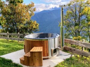 TimberIN Nordic Core™ – vasca idromassaggio da esterno con stufa a legna integrata