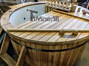 TimberIN Nordic Flex – coperchio in legno a segmenti semichiuso con maniglia centrale e fascia metallica