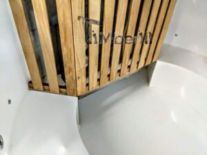 TimberIN Nordic Flex – vasca interna bianca in polipropilene con panche in legno e raccordo di scarico