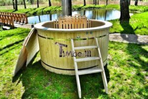 TimberIN Nordic Flex con vasca interna in polipropilene, scaletta in legno e fasce metalliche nere