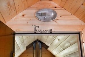 TimberIN Nordic Pod™ Porch – sauna da esterno a igloo con portico