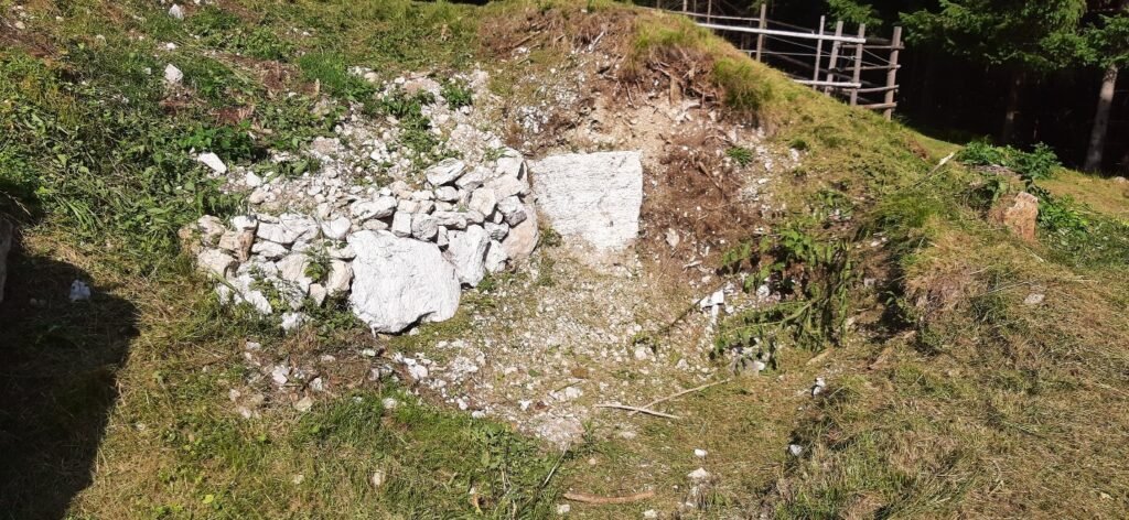 Appoggi in pietra per la struttura della vasca incassata