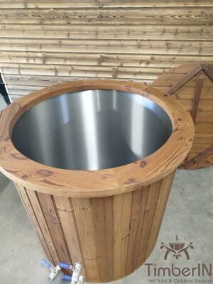 Vasca per bagno freddo TimberIN in termolegno con vasca in acciaio inox, vista dall'alto