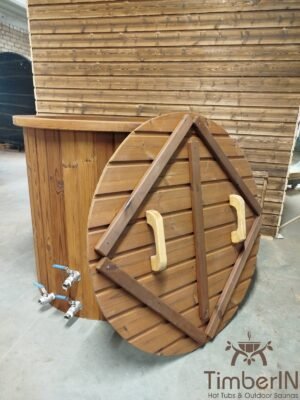 Vasca per bagno freddo TimberIN in termolegno con ampio bordo in legno e gradini