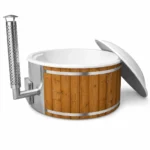 TimberIN Nordic Core™ – vasca idromassaggio da esterno con stufa a legna integrata, su sfondo bianco