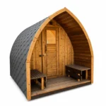 TimberIN Nordic Pod™ Porch – sauna da esterno a igloo con portico, su sfondo bianco