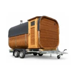 TimberIN Nordic Square Mobile Sauna™ – sauna quadrata mobile su rimorchio, su sfondo bianco